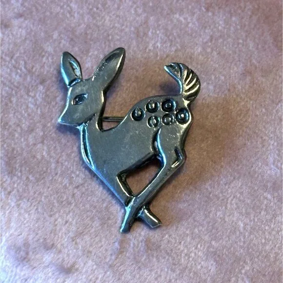 Vintage Sterling Silver Navajo Fawn Deer Stampwork Brooch Pin Signed by Artist M - Picture 1 of 12